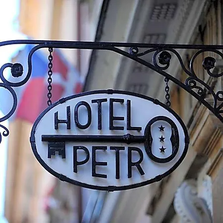 Petr Hotel 3*